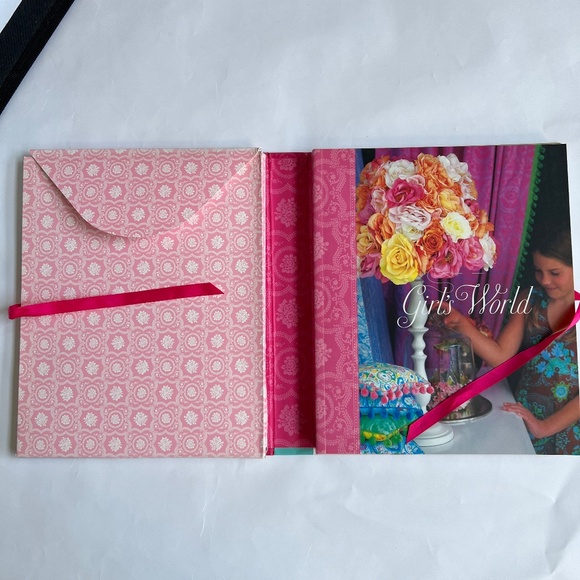 GIRL'S WORLD Twenty Pretty Sewing Projects for Little Girls by J Paganelli Book - Picture 3 of 12